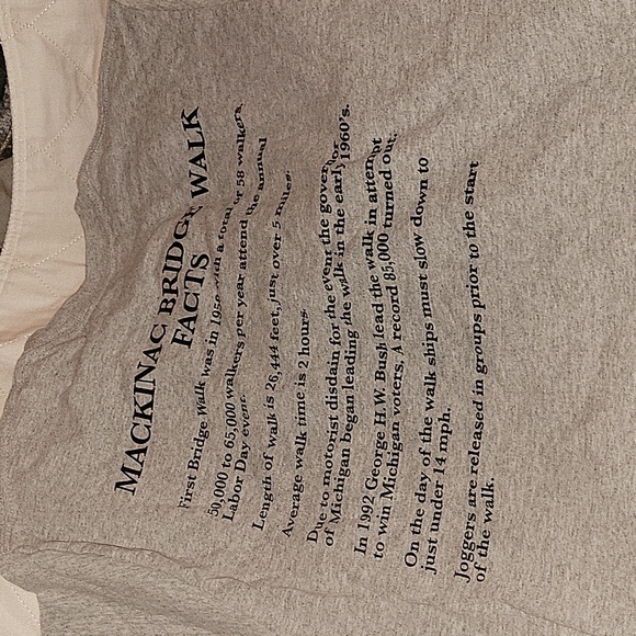 Gildan Shirt - Picture 3 of 3